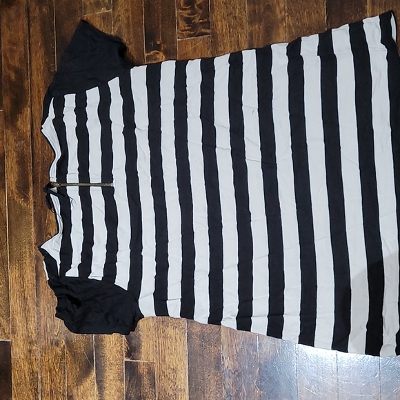 LOFT xs t shirt (fits more like S/M), in great condition - Picture 2 of 3